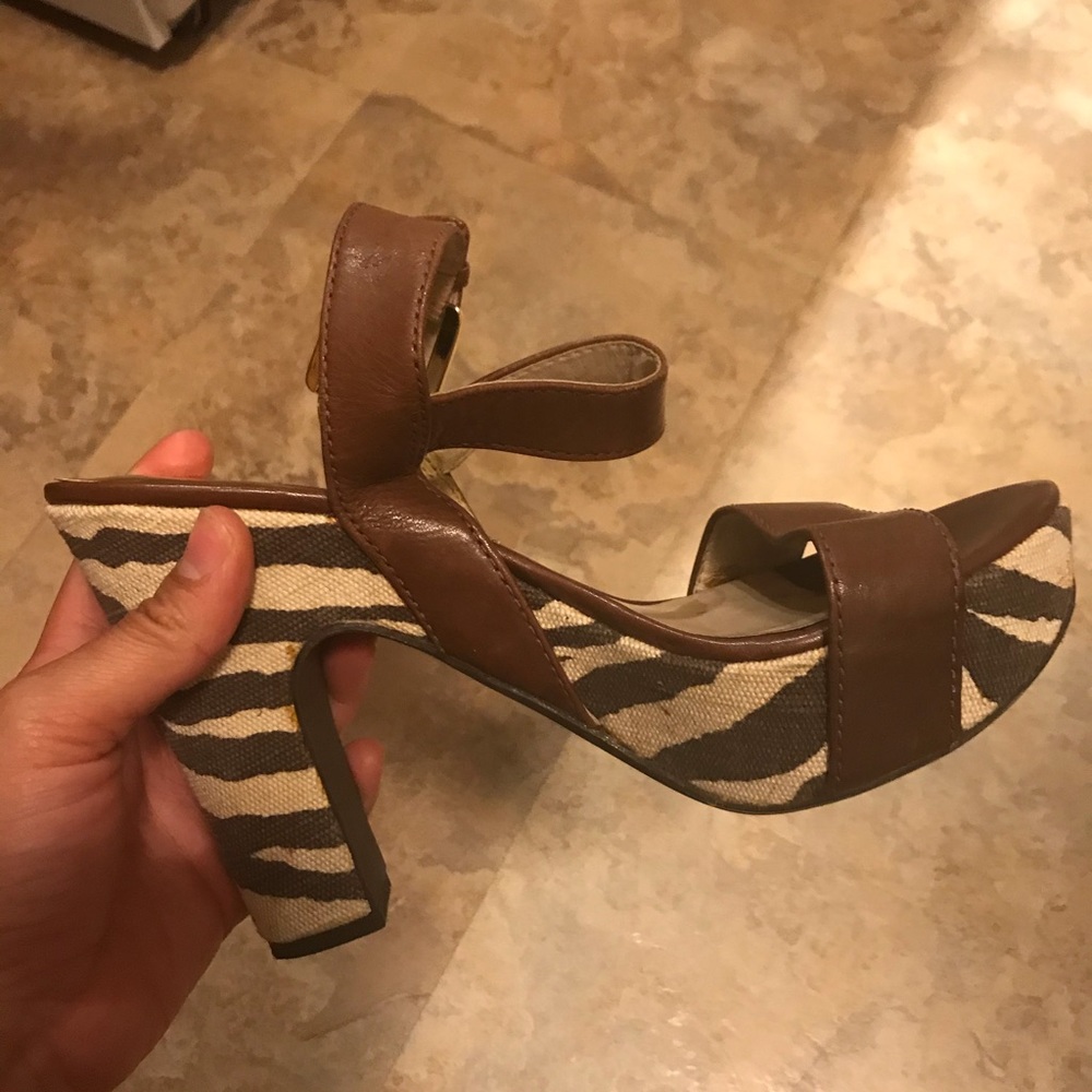 Michael Kors Platform “Ivana Sandals” size 6